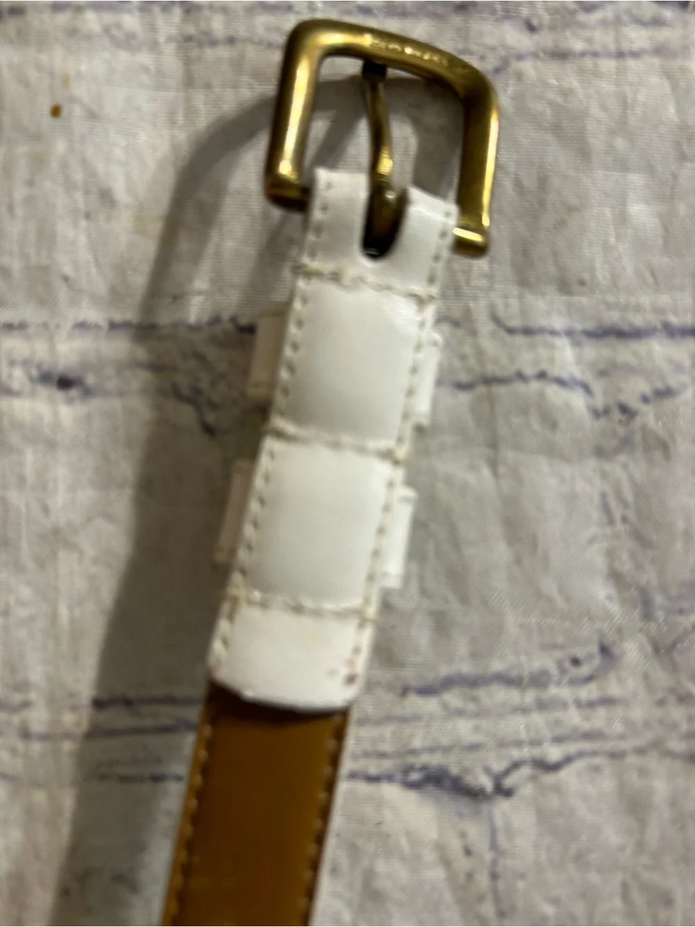 MONDI MADE IN GERMANY WHITE WITH GOLD TONE BUCKLE & THIN OFF WHITE VTG BELT